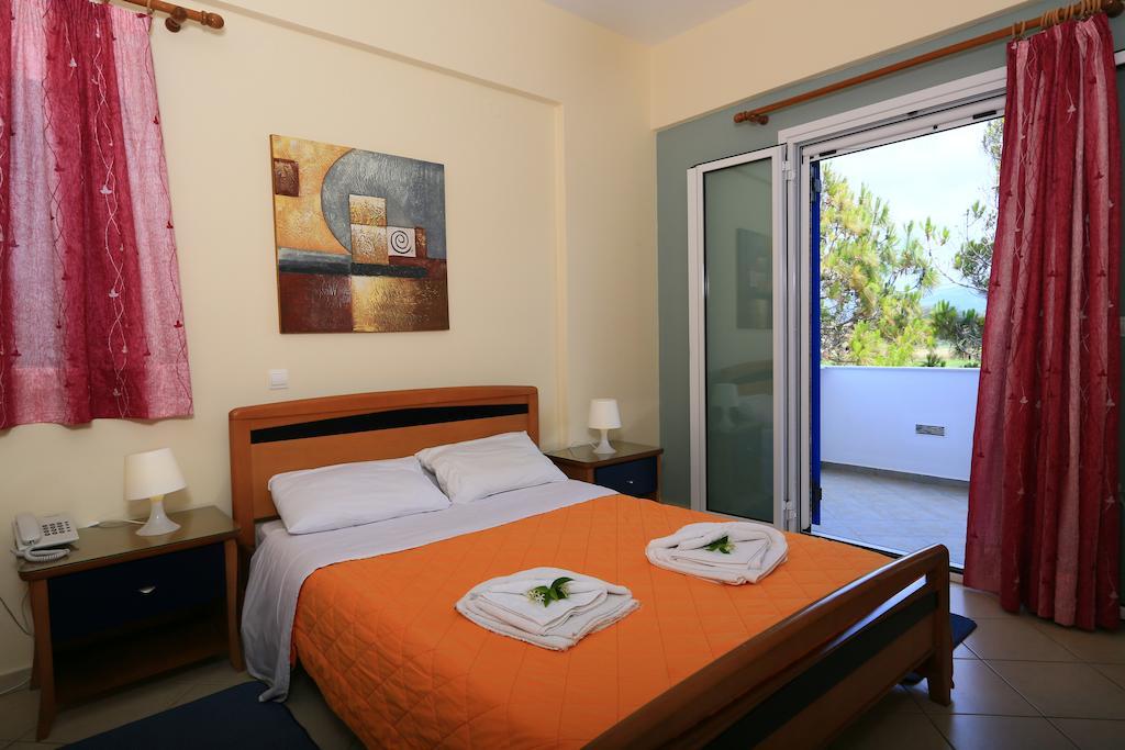 Mesogeios Hotel Marathópoli Szoba fotó